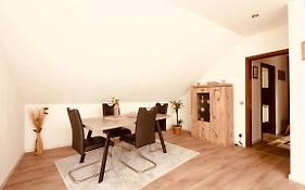 3,5-Zimmer Inkl Arbeitsplatz, Wlan & Free Netflix, Amazon-Free Parken Vollausgestattete Wohnung, 24H Check In